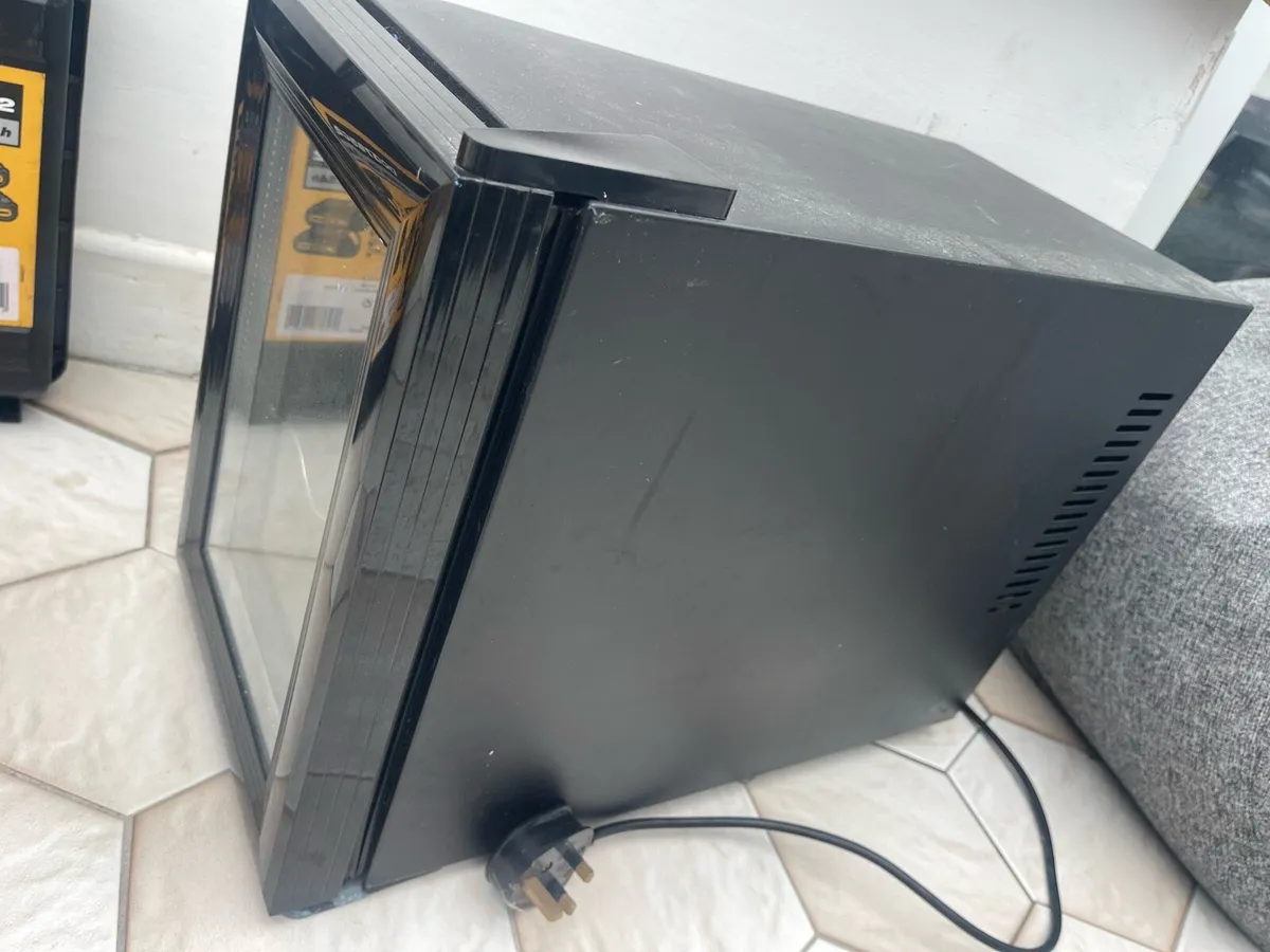 Mini fridge - Image 4