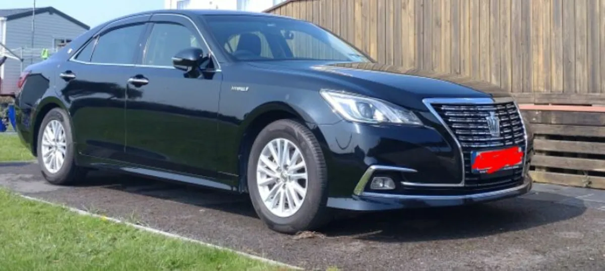 Toyota Crown 2016 - Image 2