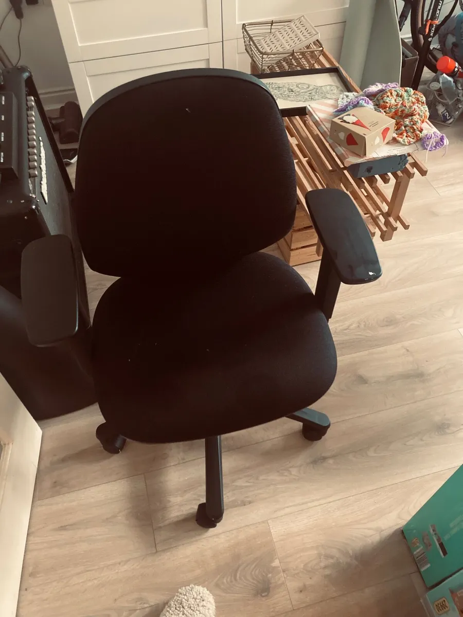 Free office desk chair