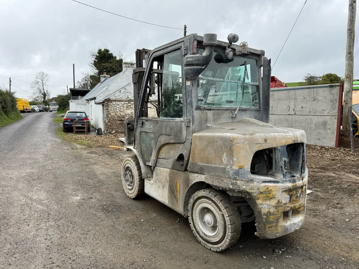 Forklift - Image 3