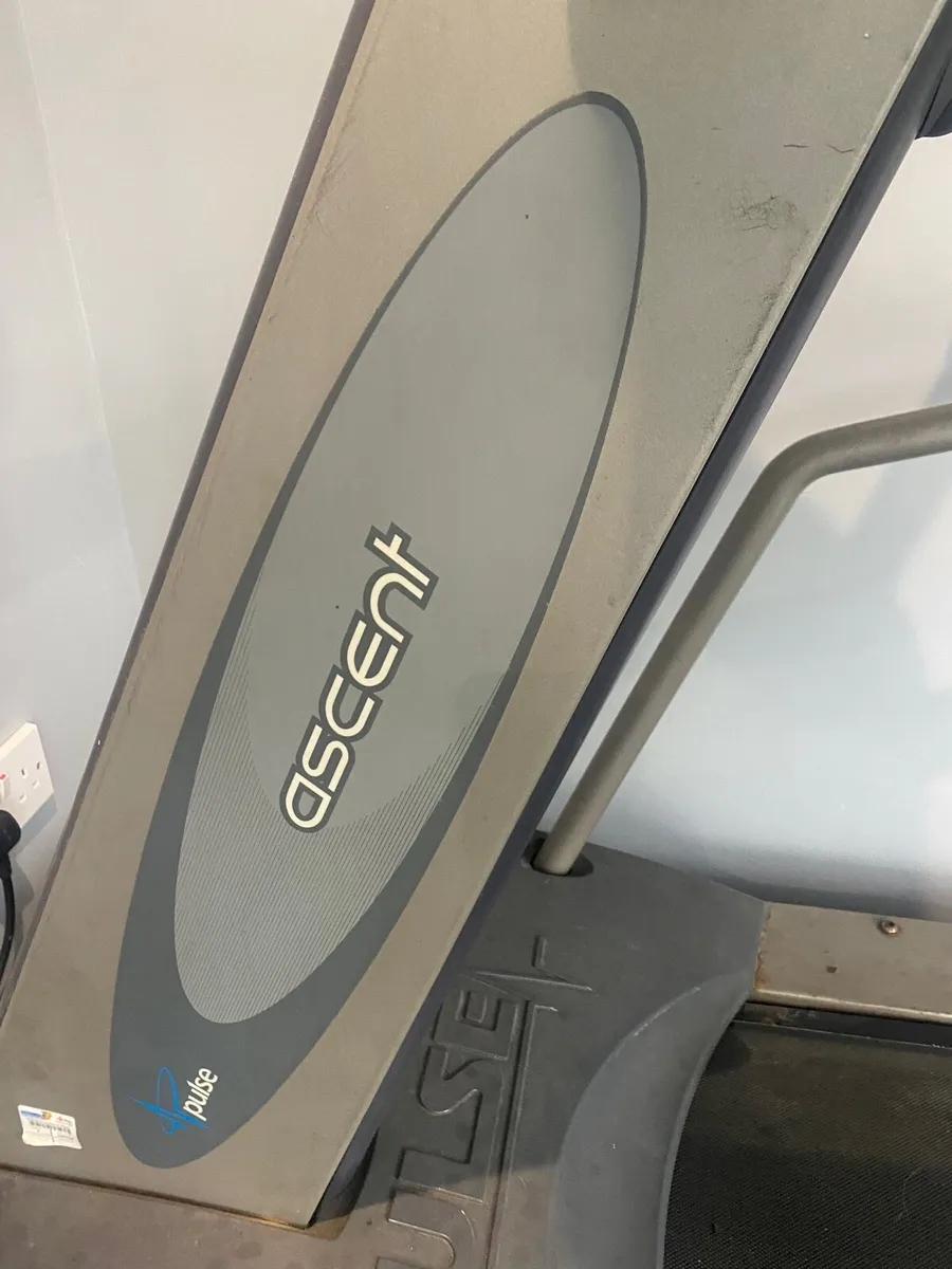 Commercial Treadmill - Pulse Ascent - Image 2
