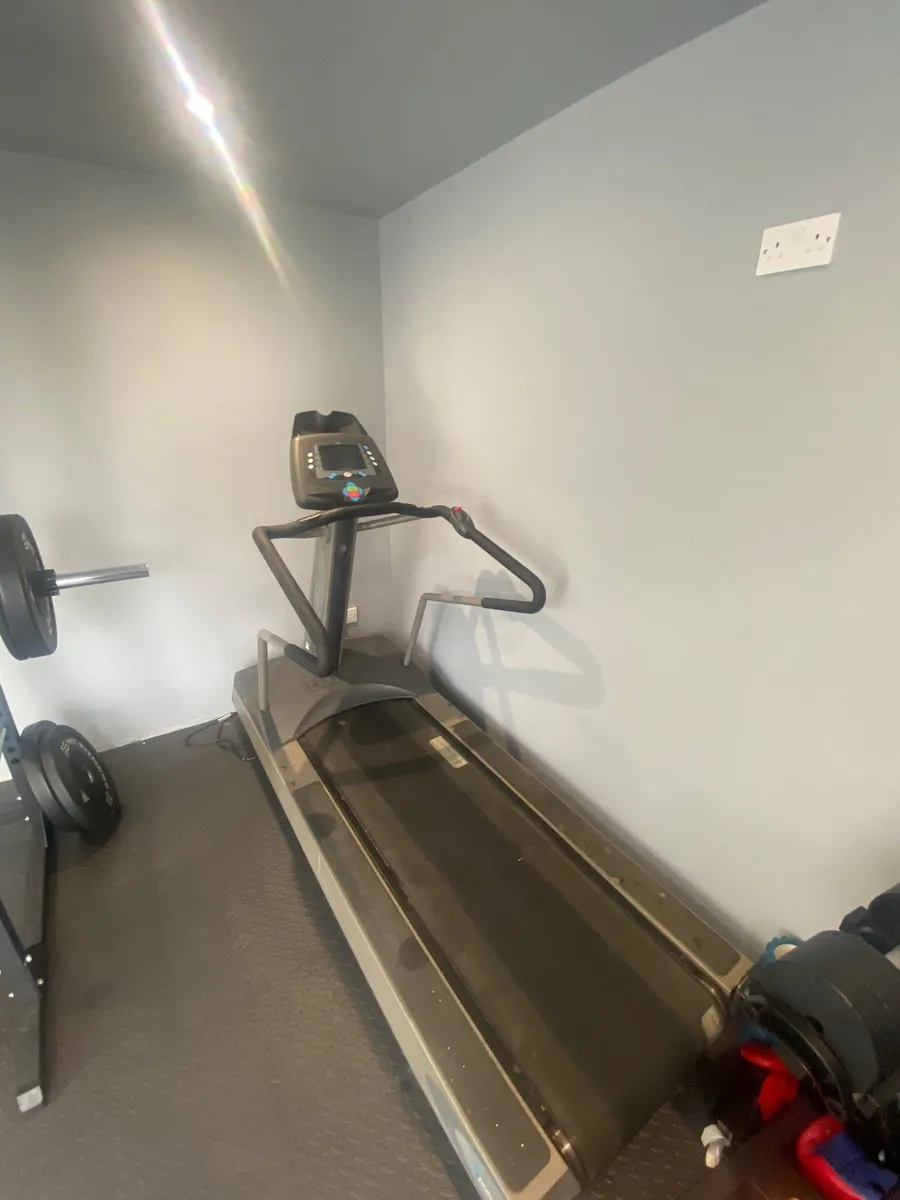 Commercial Treadmill - Pulse Ascent - Image 3