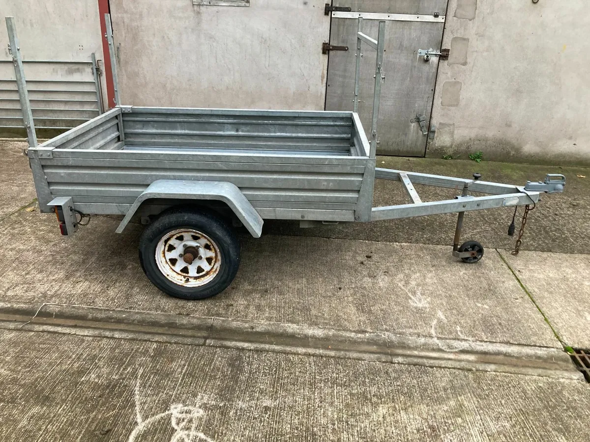 Trailer - Image 1