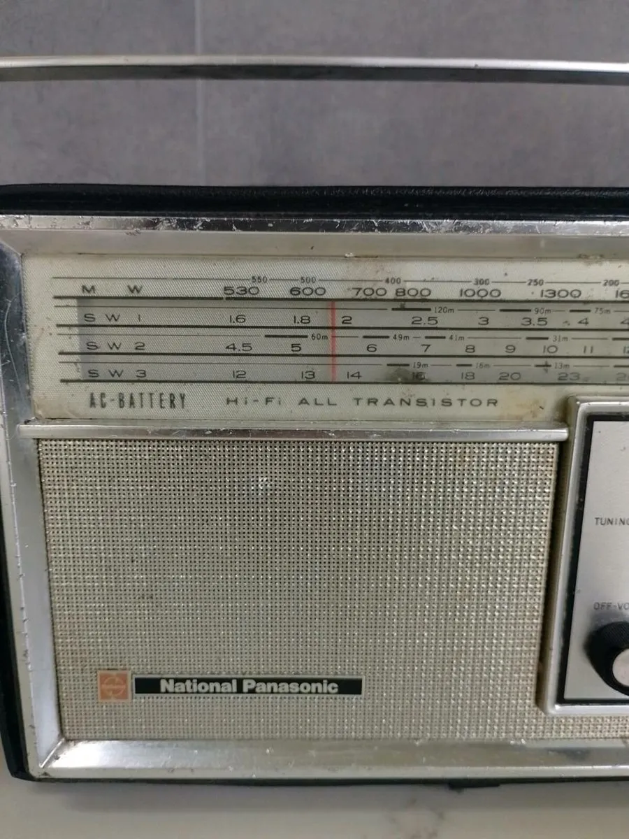 1963 National Panasonic R-441B  radio - Image 2