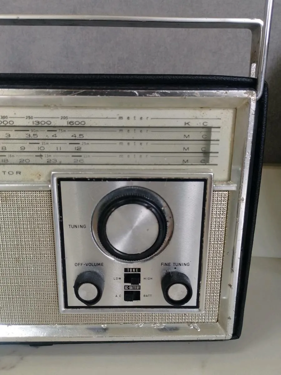 1963 National Panasonic R-441B  radio - Image 3