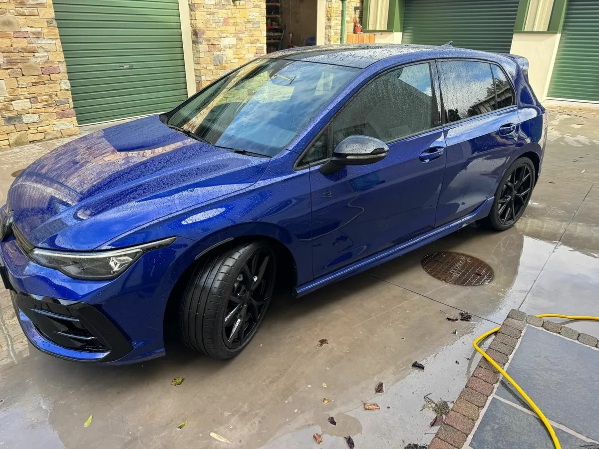 Volkswagen Golf 2025 - Image 2