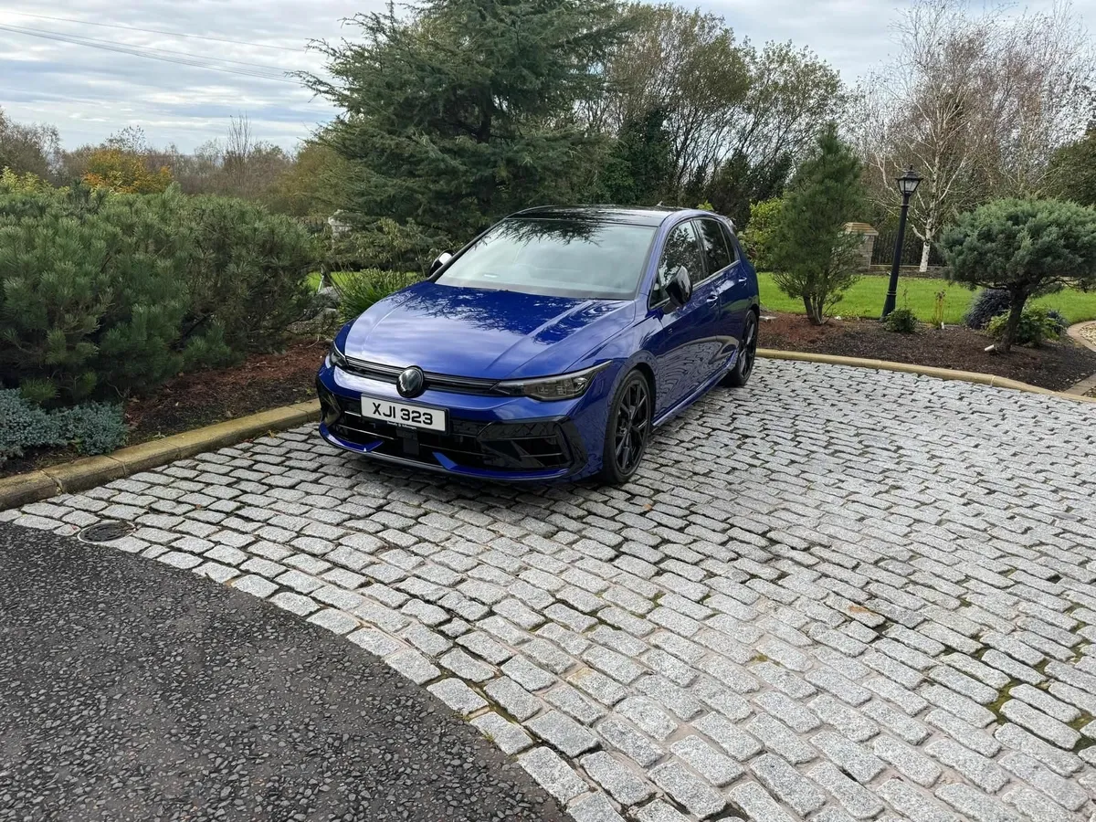 Volkswagen Golf 2025 - Image 1