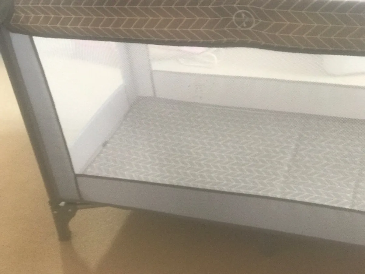Baby Travel Cot - Image 3