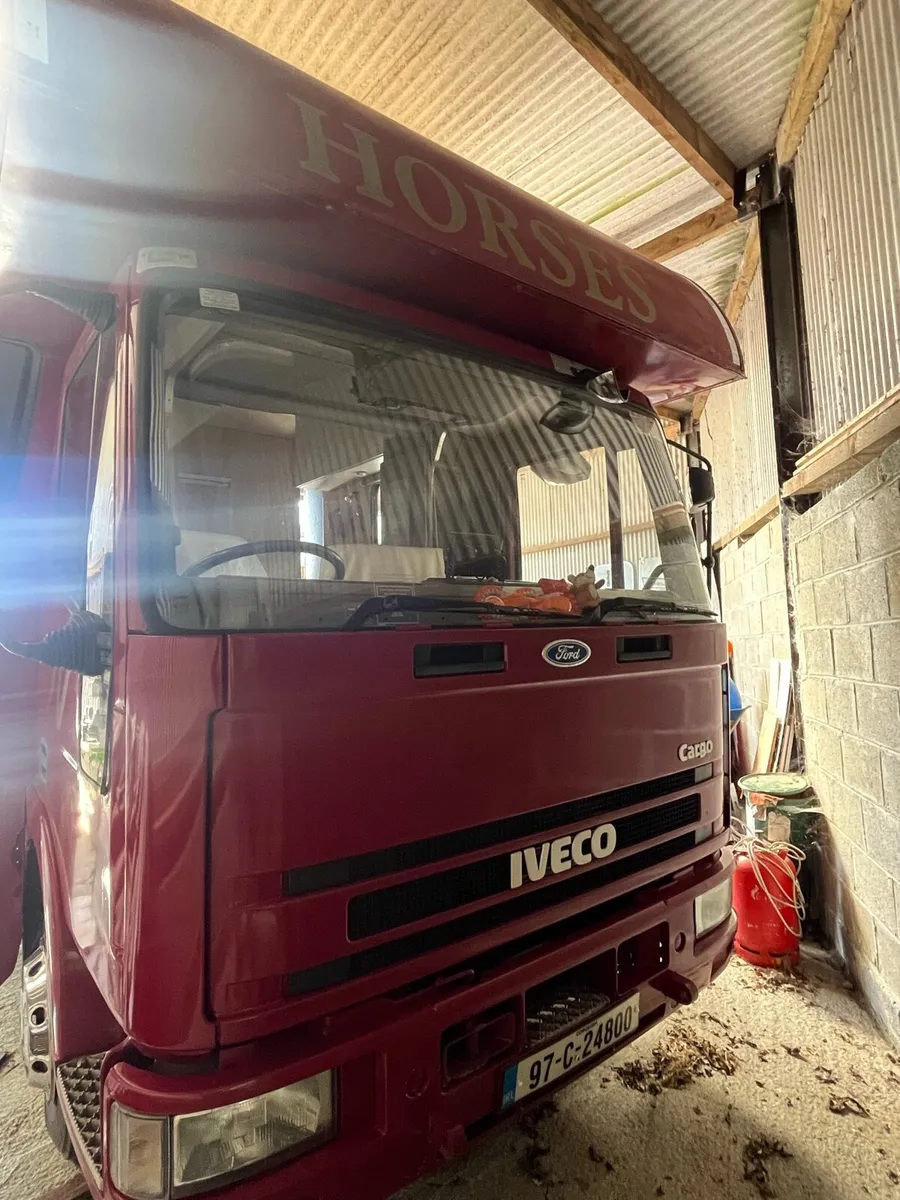 3 Horse Lorry - Image 2