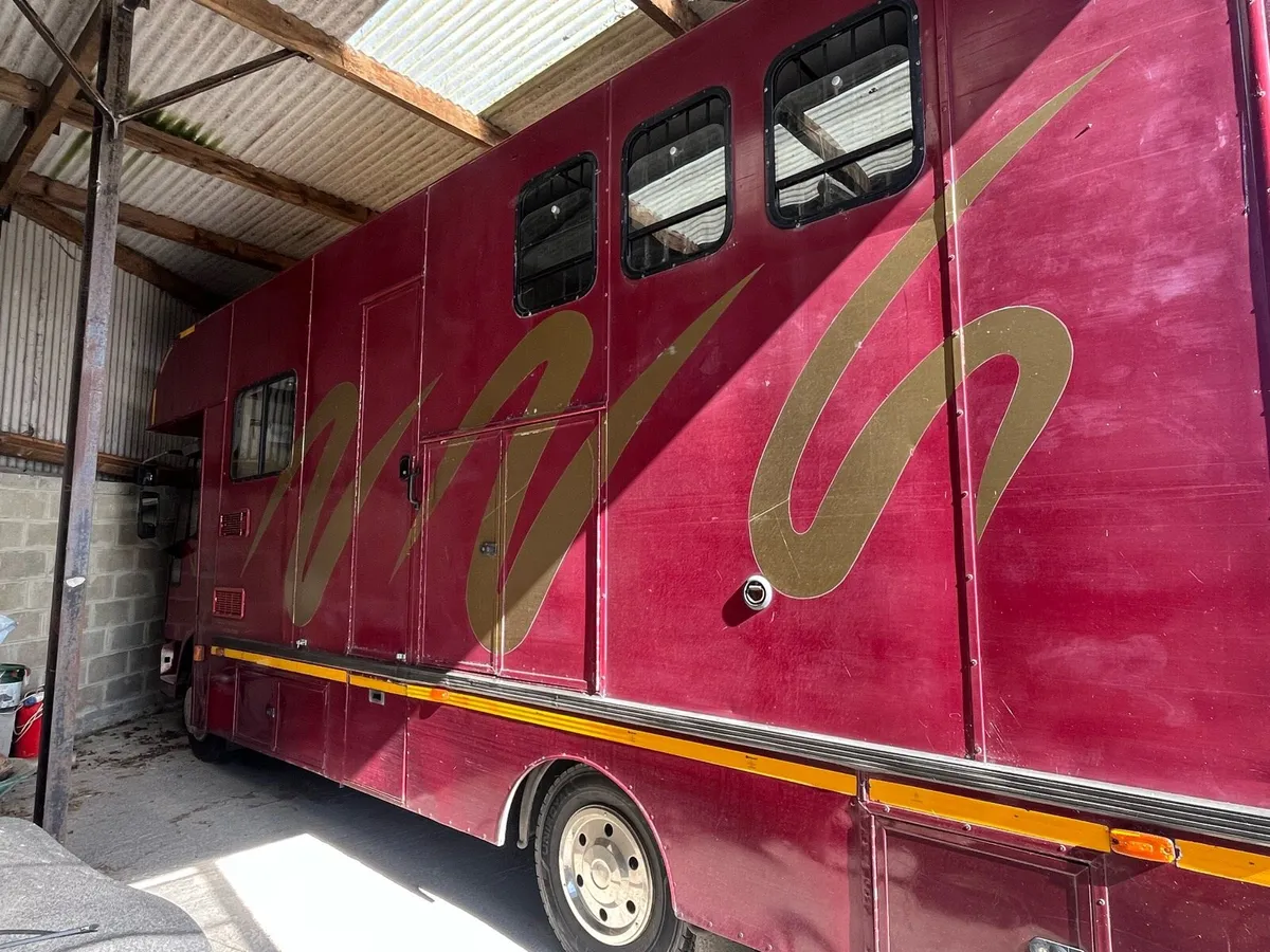 3 Horse Lorry - Image 4