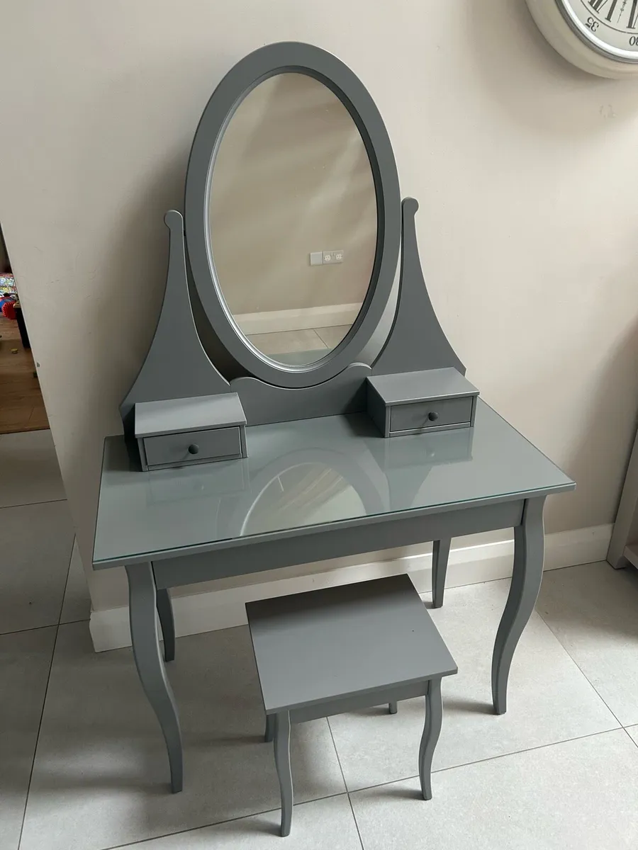 Dressing Table & Bedside Lockers - Image 1