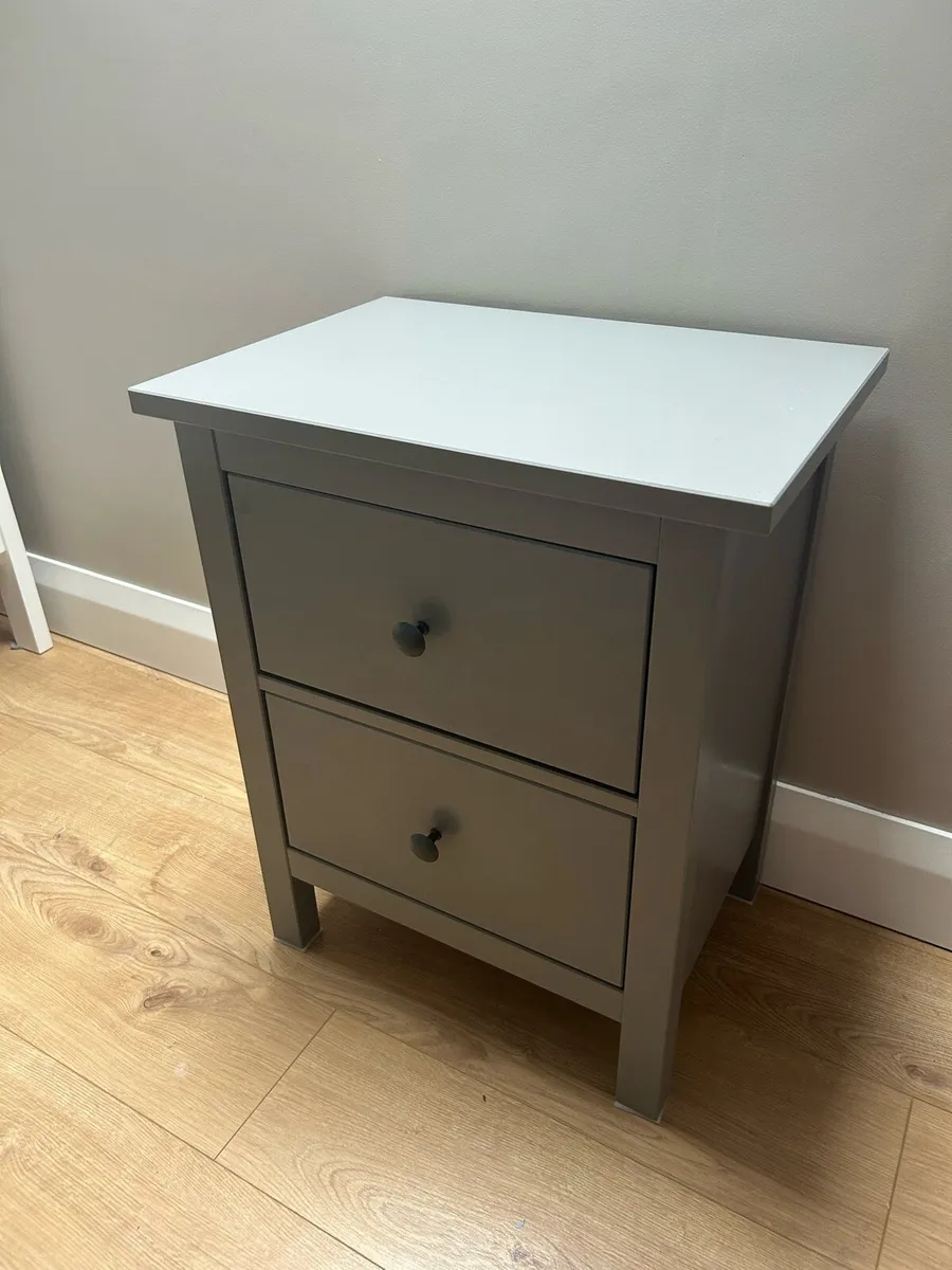 Dressing Table & Bedside Lockers - Image 2