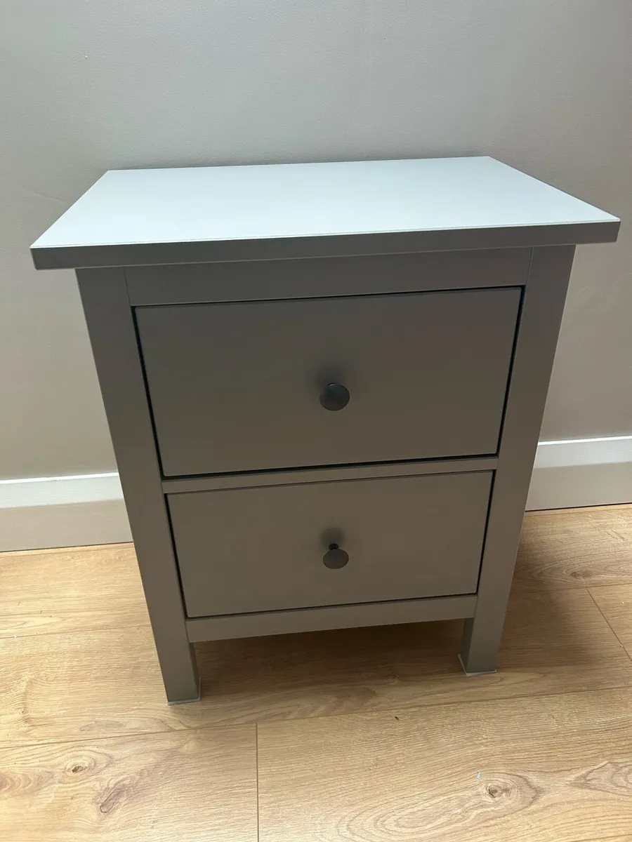 Dressing Table & Bedside Lockers - Image 3