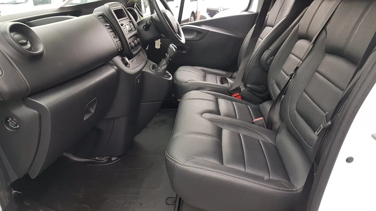 Renault Trafic192D NEW MODEL 2.0LT 65KM AS NEW VAN - Image 2