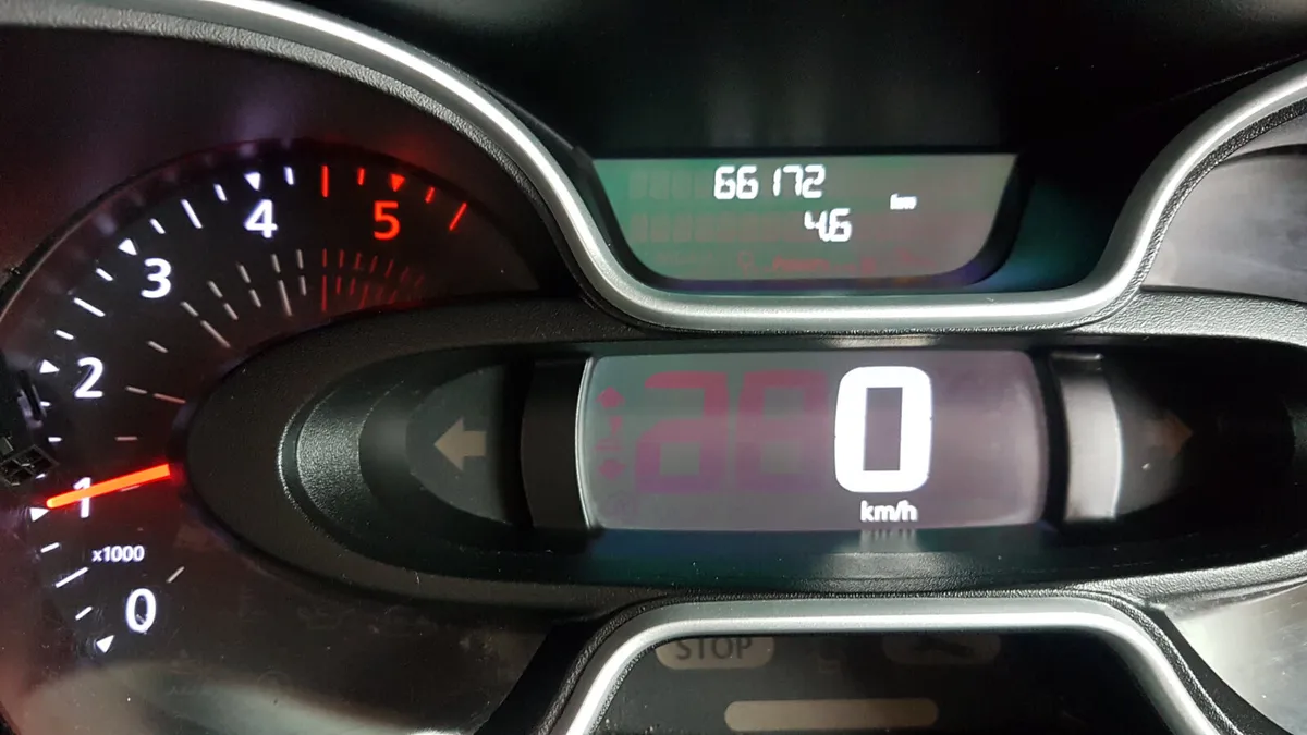 Renault Trafic192D NEW MODEL 2.0LT 65KM AS NEW VAN - Image 4