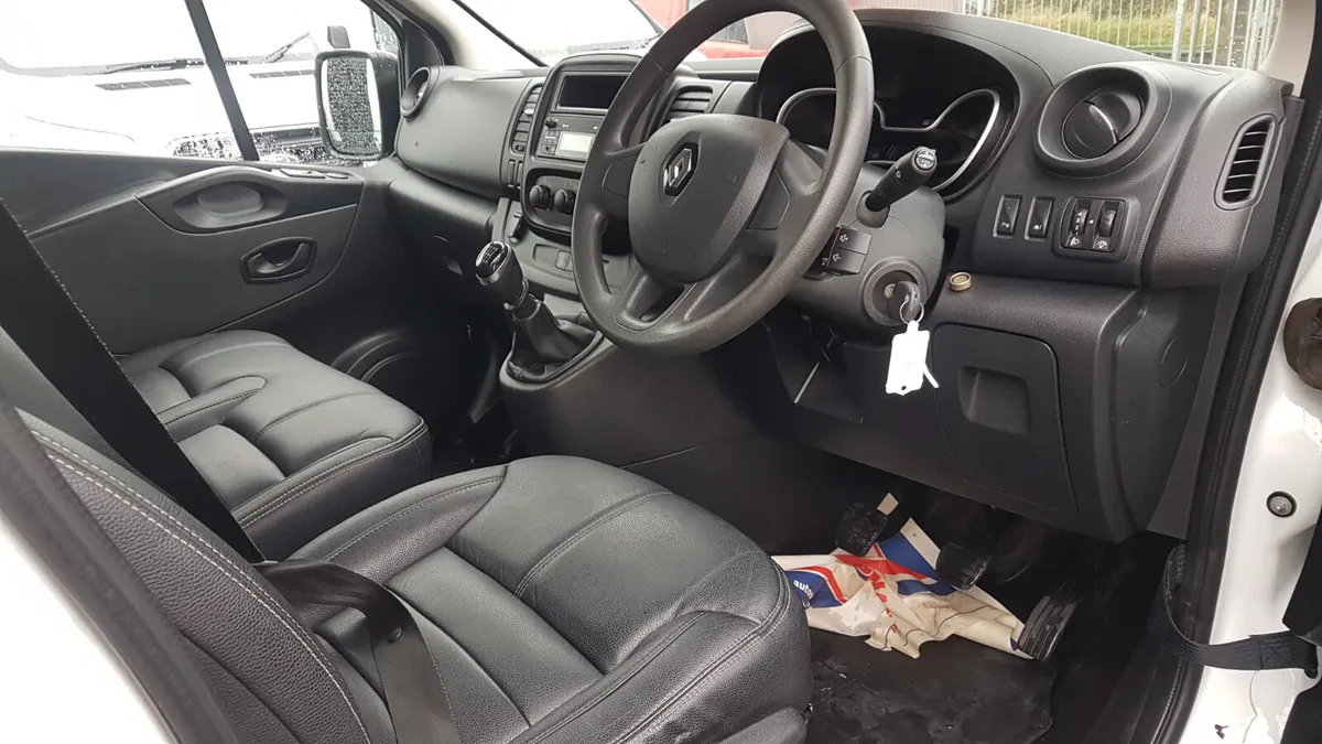Renault Trafic192D NEW MODEL 2.0LT 65KM AS NEW VAN - Image 3