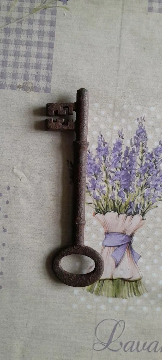 Antique key - Image 2