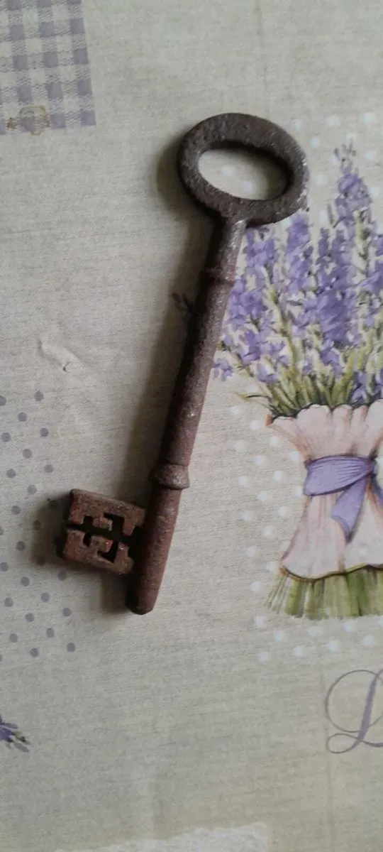 Antique key - Image 1