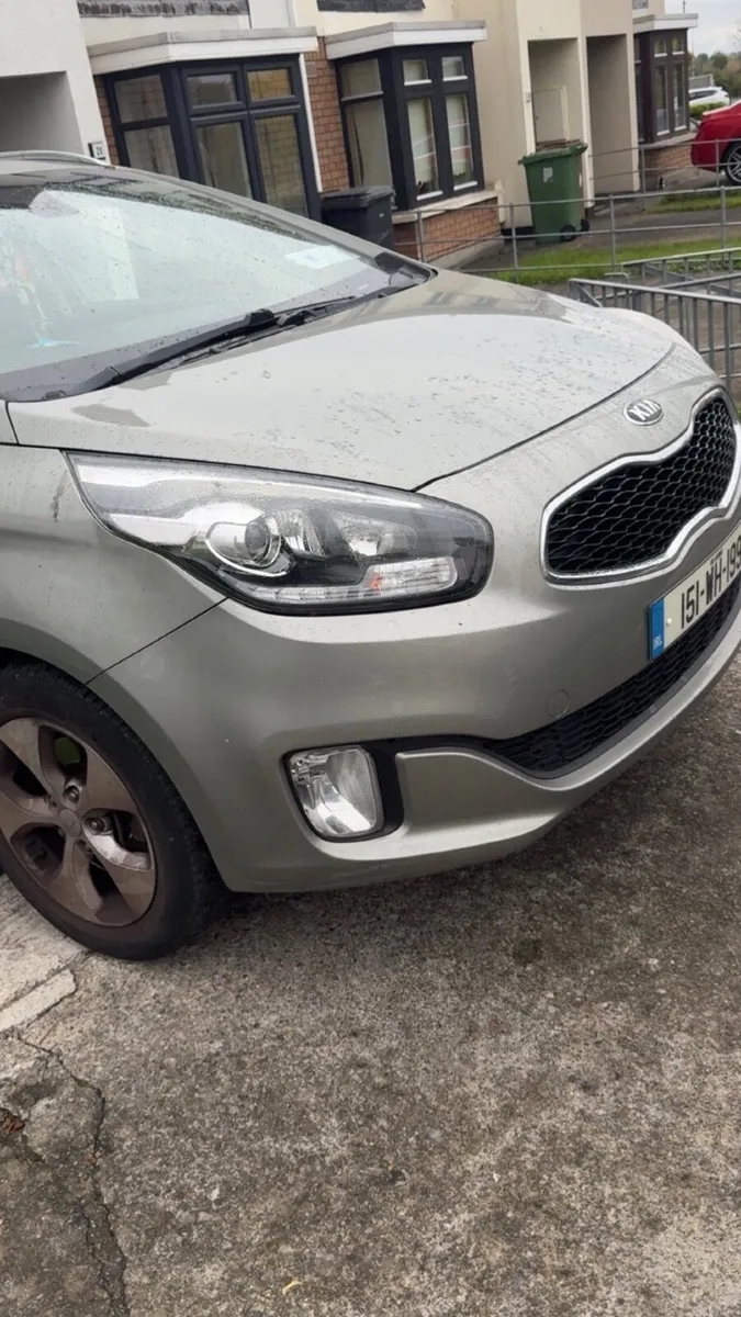 Kia Carens 2015 - Image 2