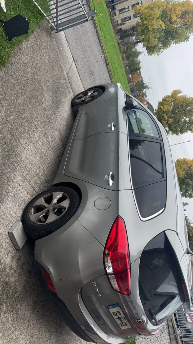 Kia Carens 2015 - Image 3