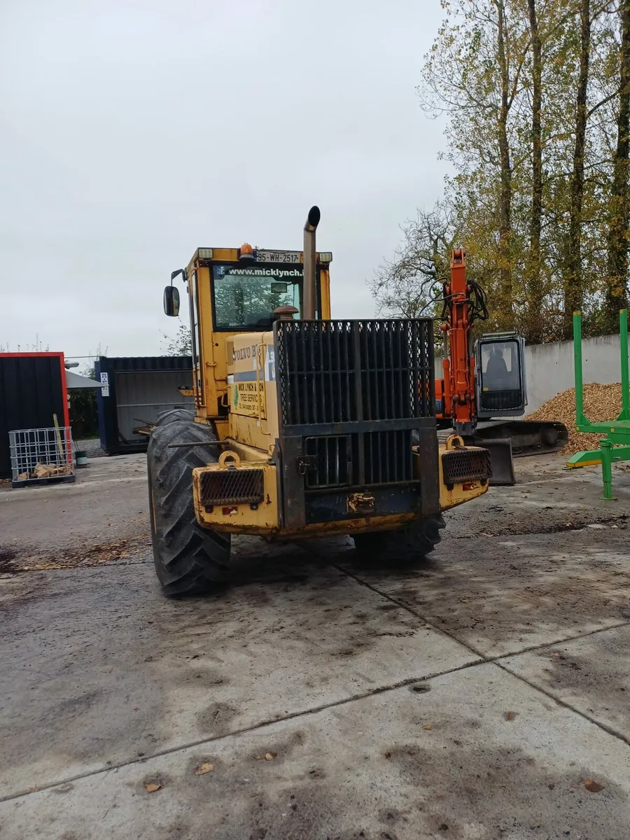 Volvo L90B Loading Shovel - Image 3