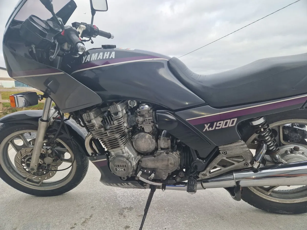XJ900F motorcycle - Image 2