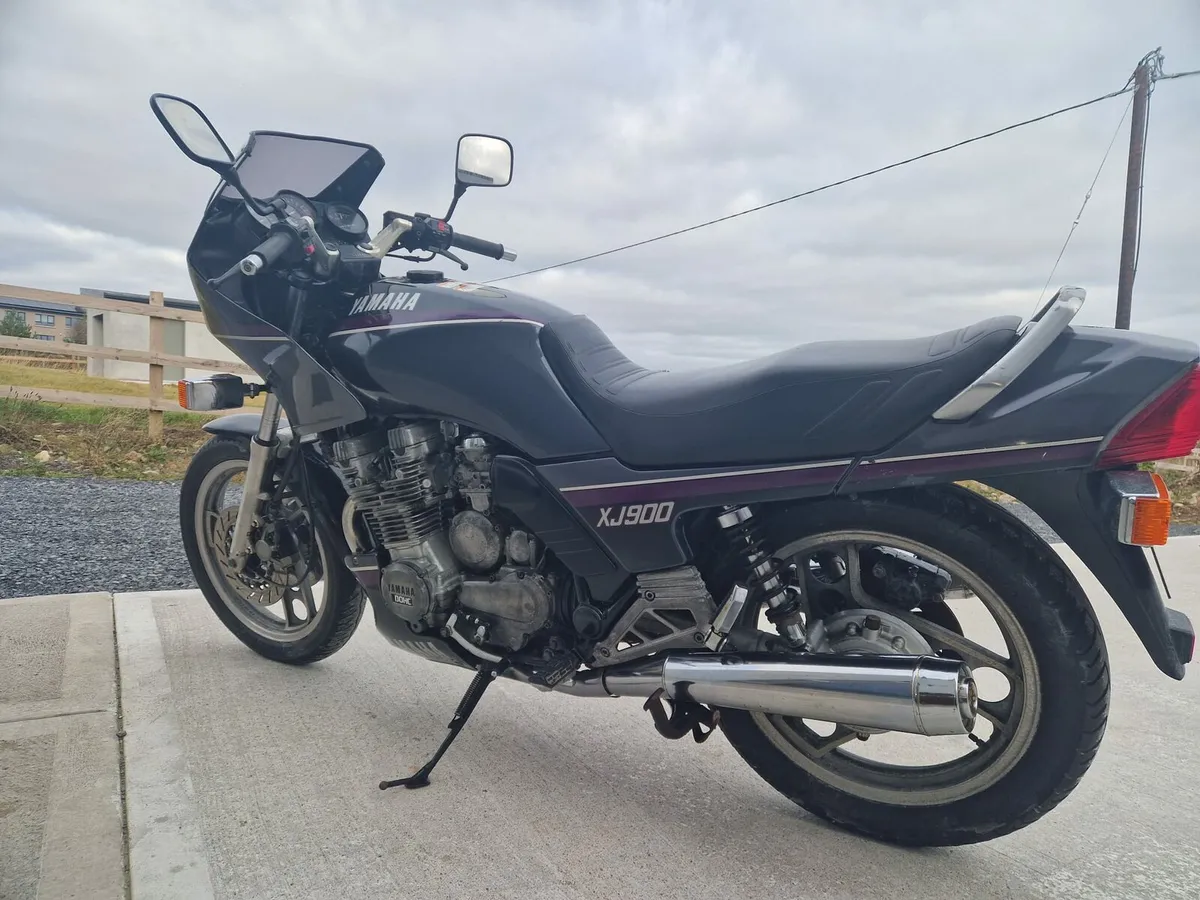 XJ900F motorcycle - Image 3