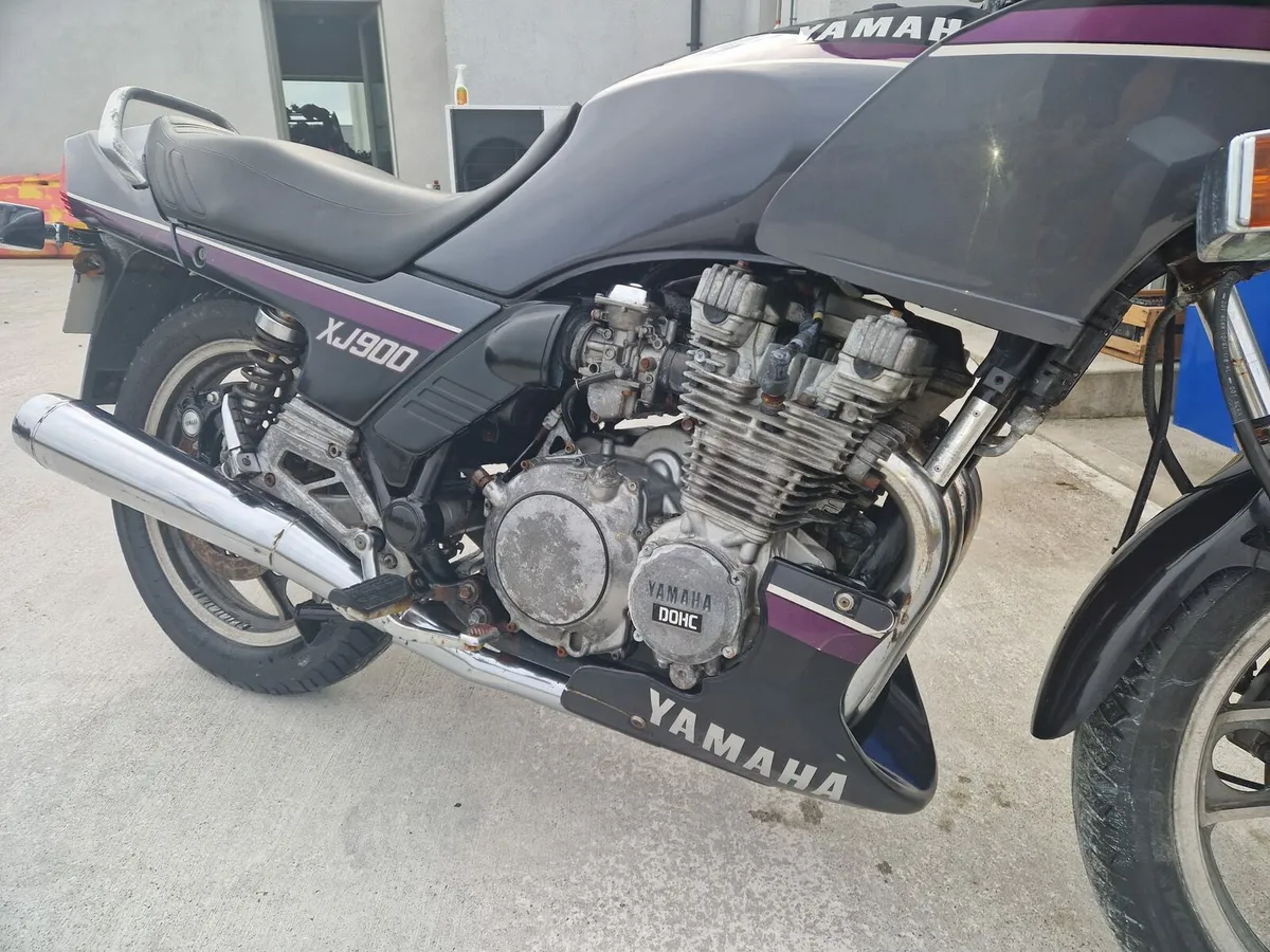 XJ900F motorcycle - Image 4