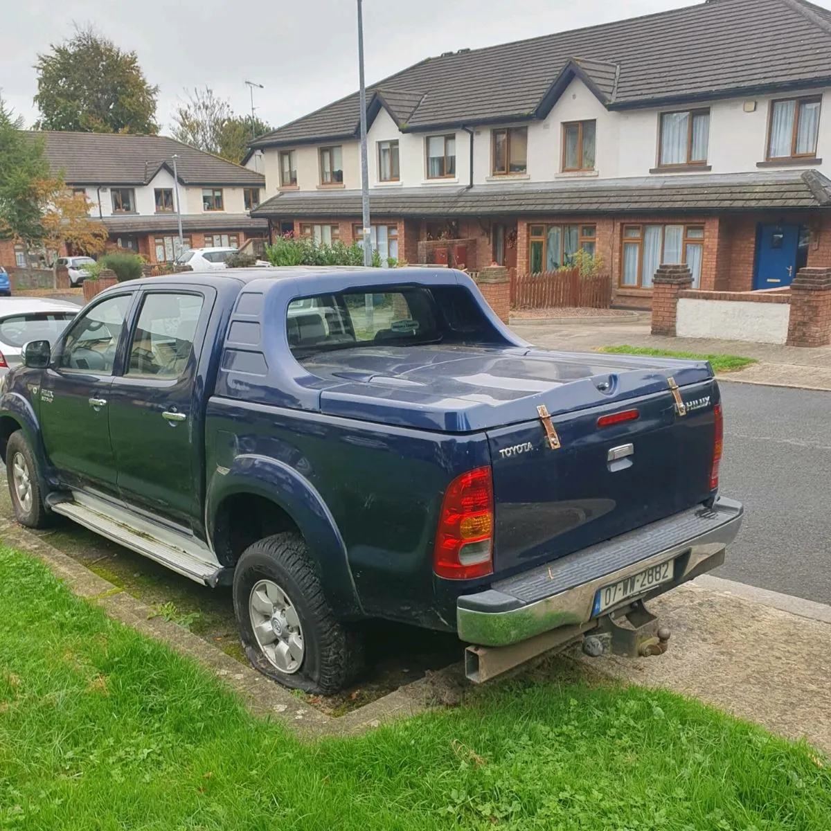Toyota hilux - Image 3