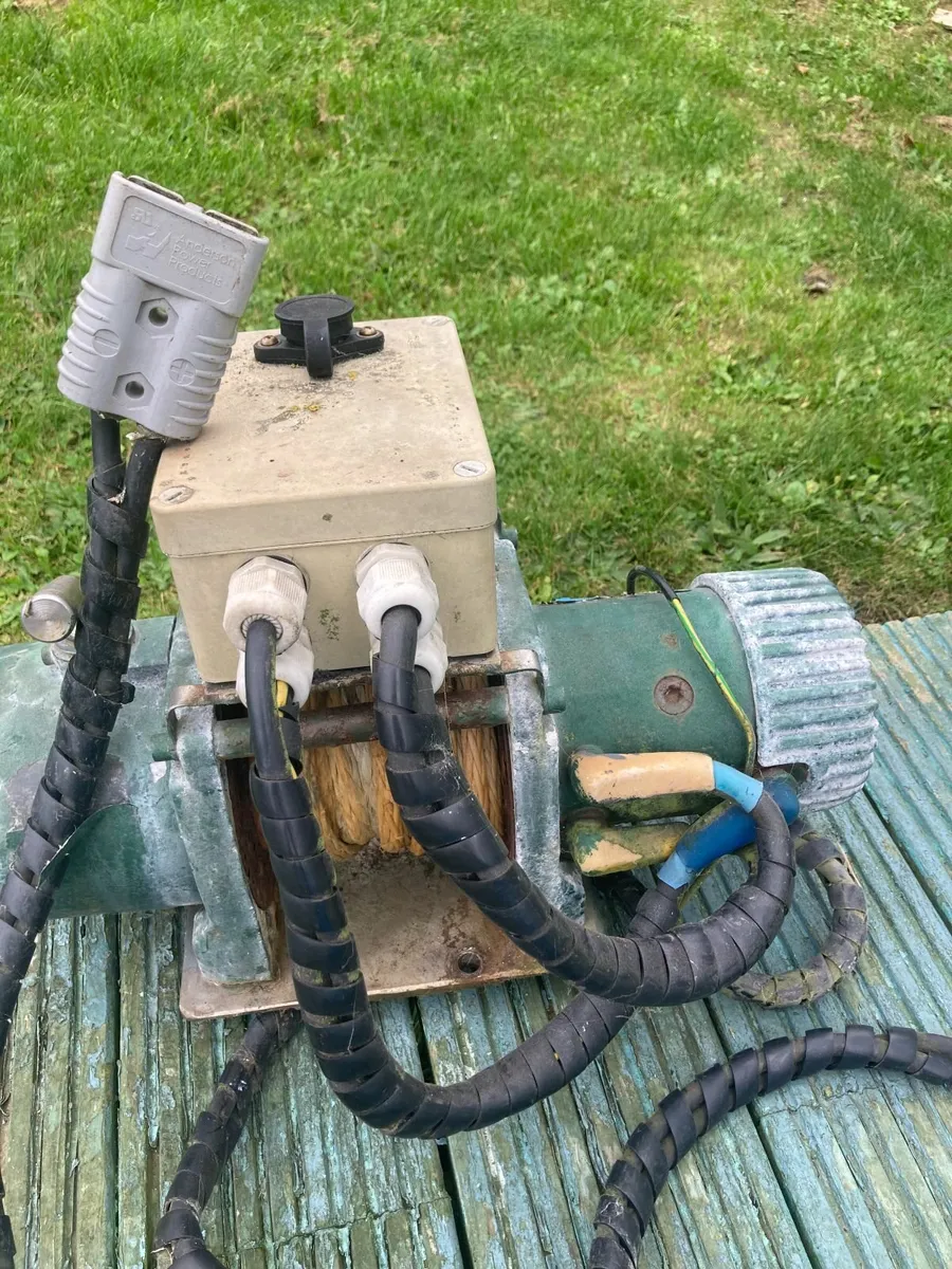 Boat trailer winch - Image 1