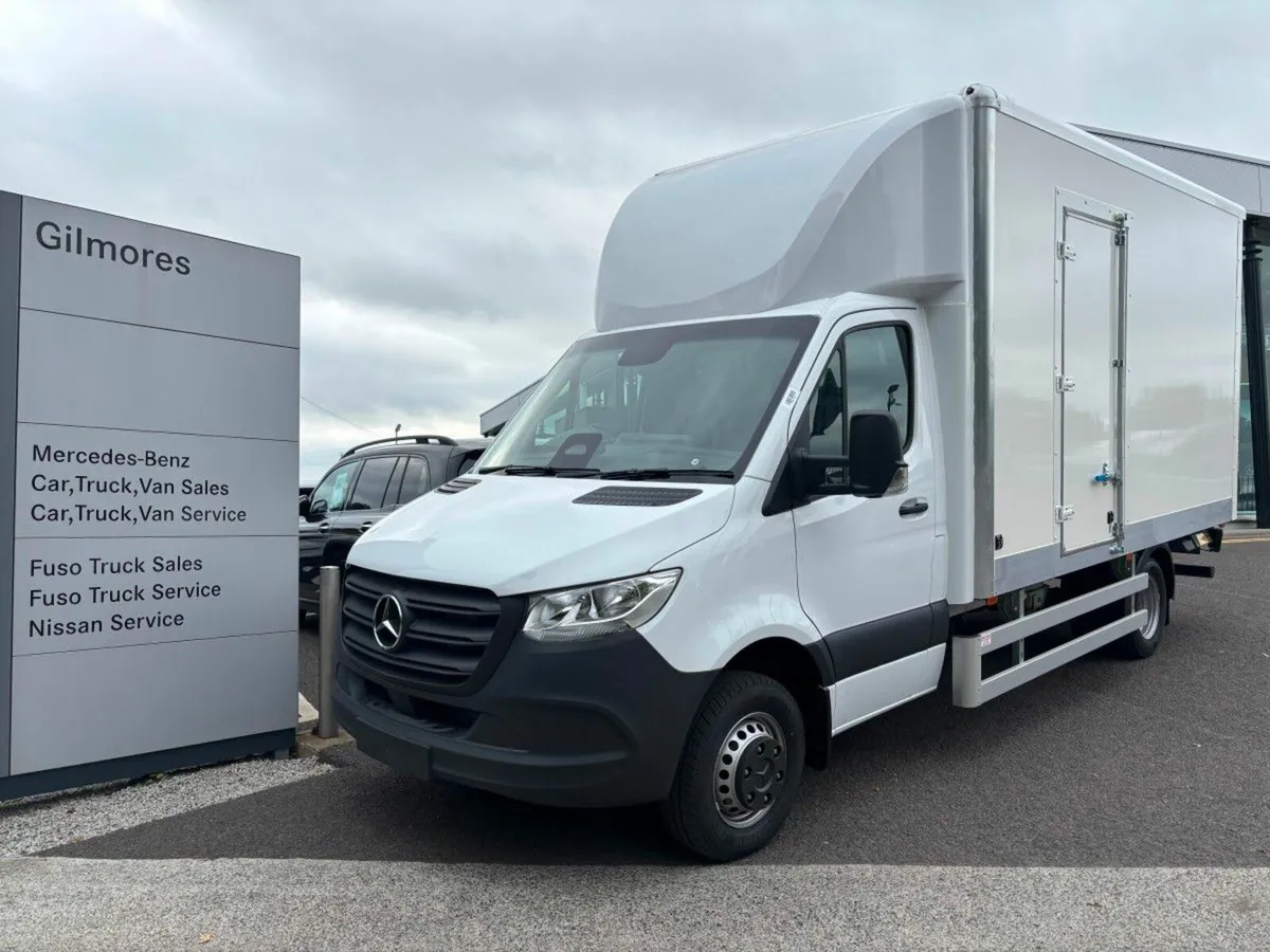 Mercedes-Benz Sprinter 519 Luton Box Body - Image 1