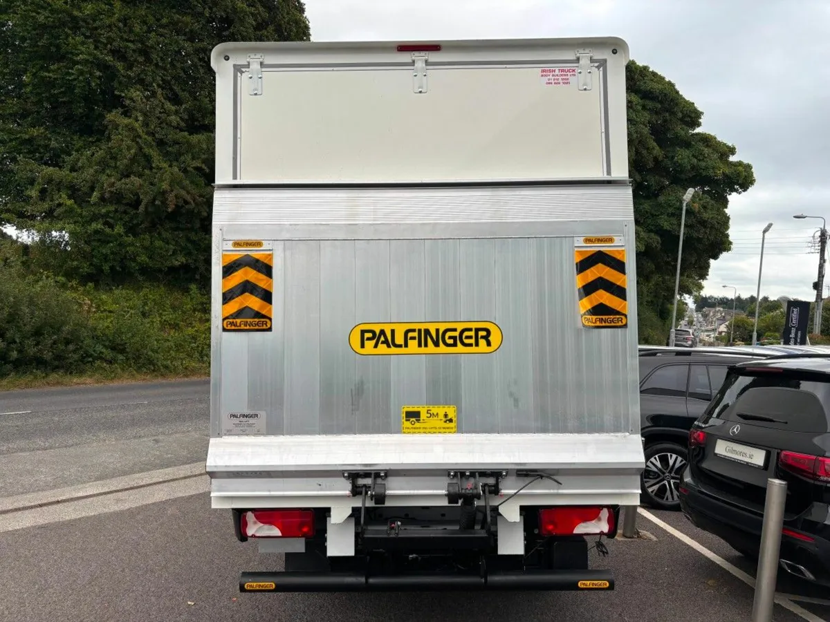 Mercedes-Benz Sprinter 519 Luton Box Body - Image 4