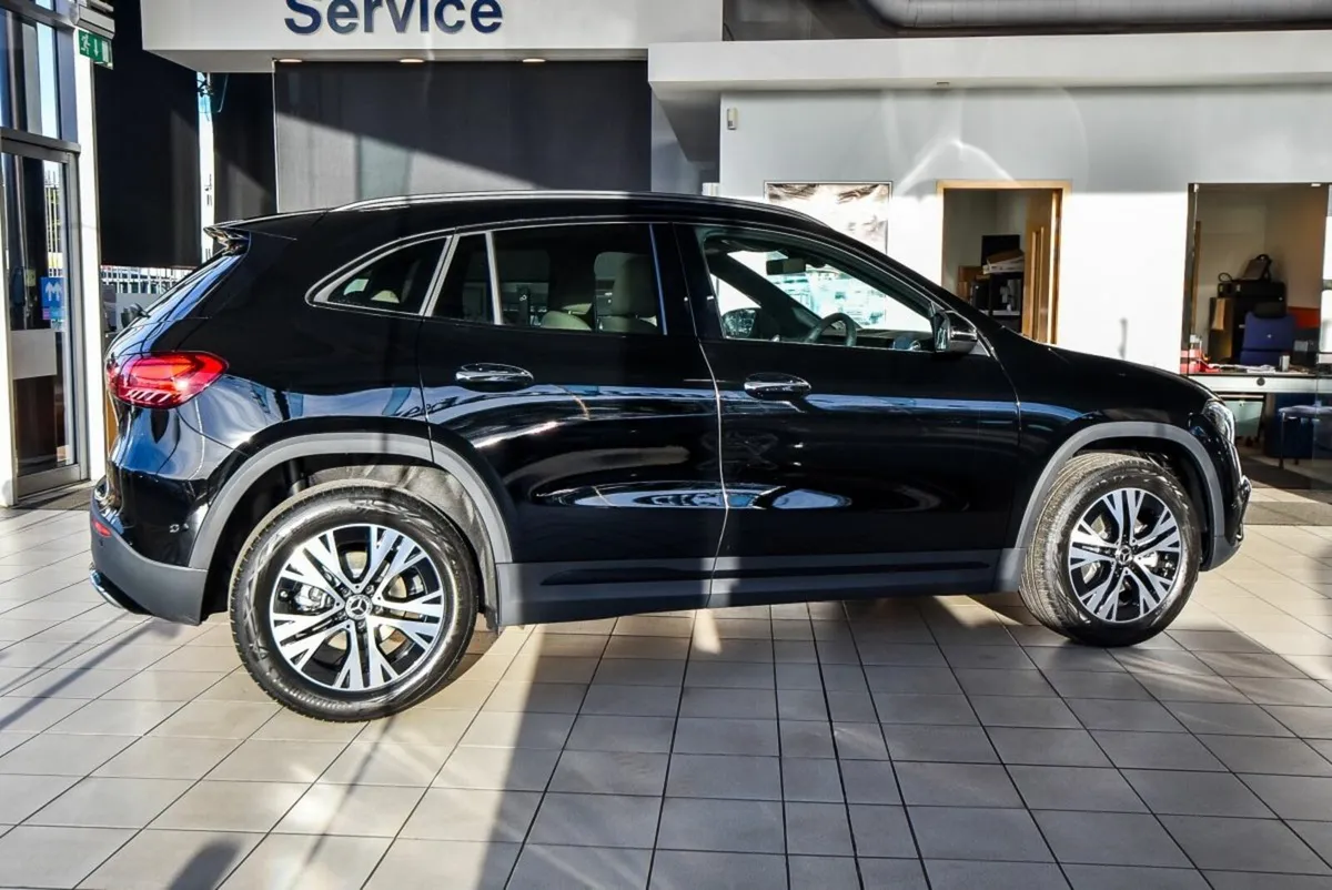 Mercedes-Benz GLA 180d Progressive Night Pack Auto - Image 3