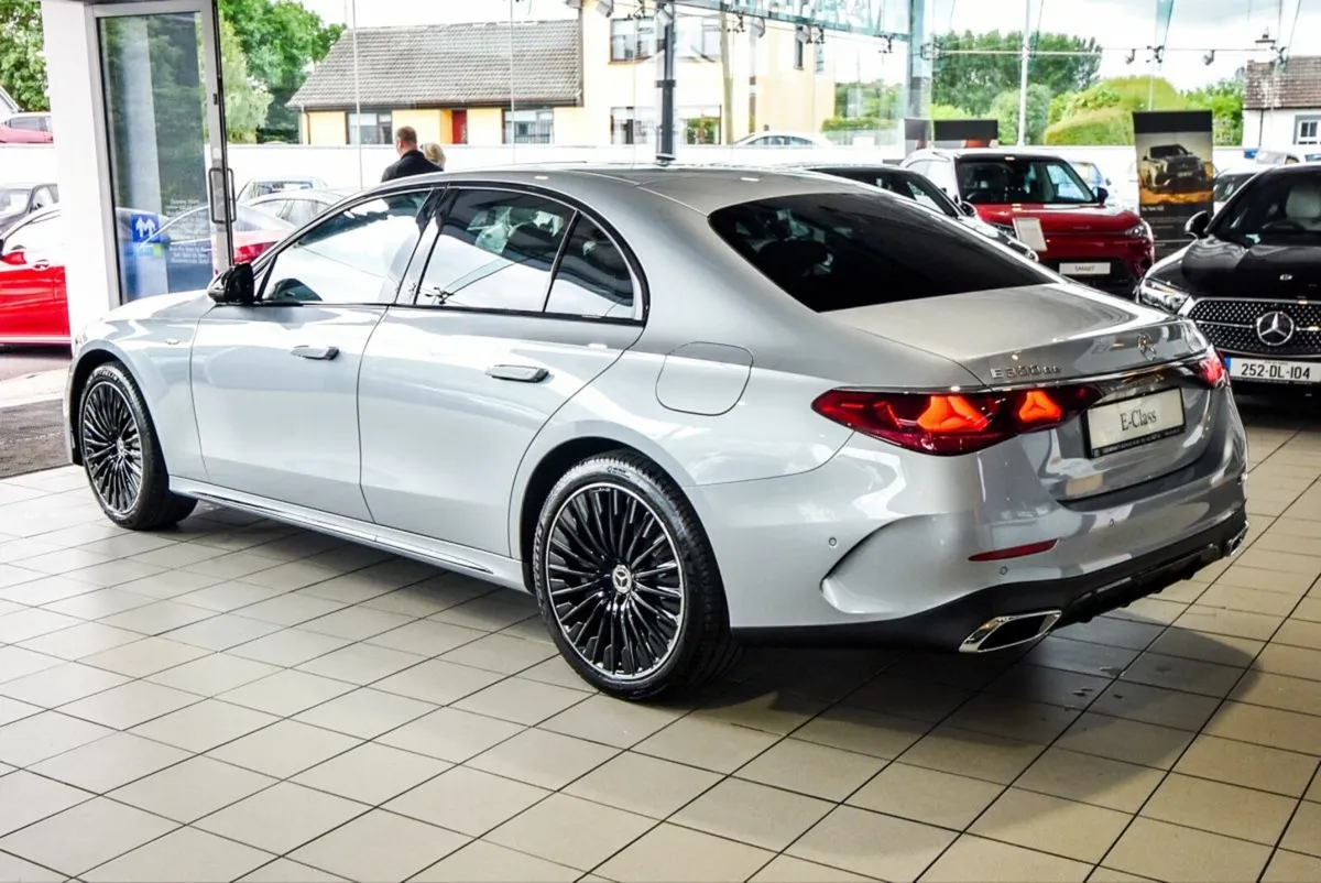 Mercedes-Benz E-Class E300de AMG Plus Night Pack 3 - Image 2