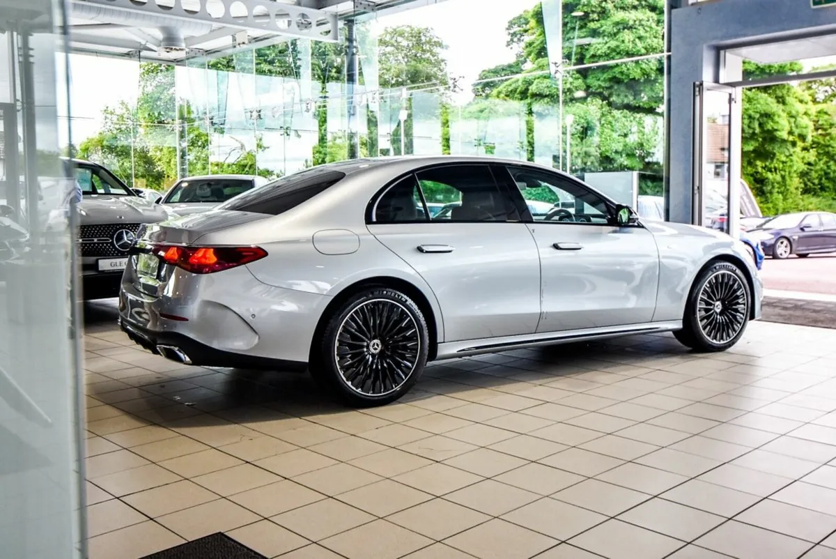Mercedes-Benz E-Class E300de AMG Plus Night Pack 3 - Image 3