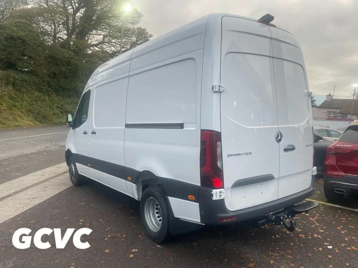 Mercedes-Benz Sprinter 519 MWB High Roof Automatic - Image 3