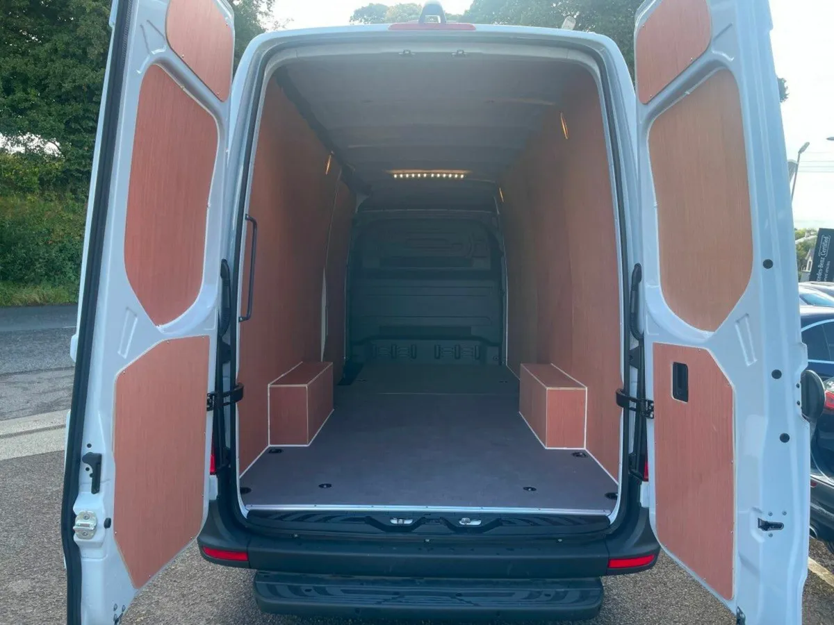Mercedes-Benz Sprinter 319LWB SELECT MANUAL - Image 4