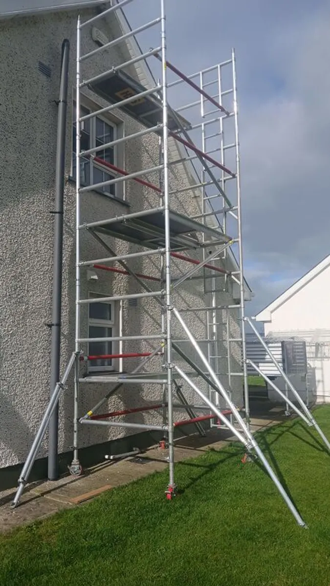 Aluminium scaffolding tower - Image 1