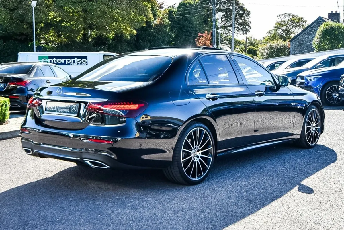 Mercedes-Benz E-Class E220d AMG Premium Plus 194bh - Image 3