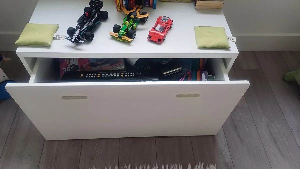 Childrens bench and toy storage - Image 1