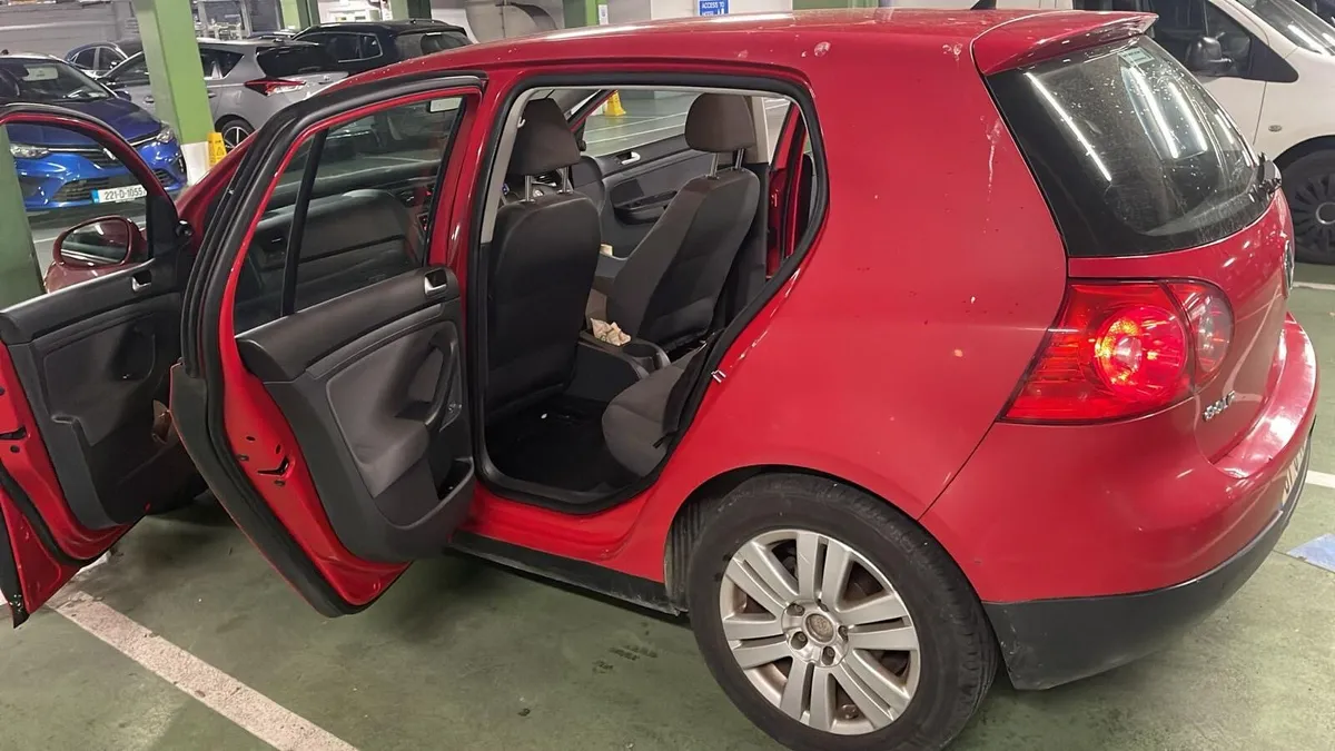 Car - Image 3