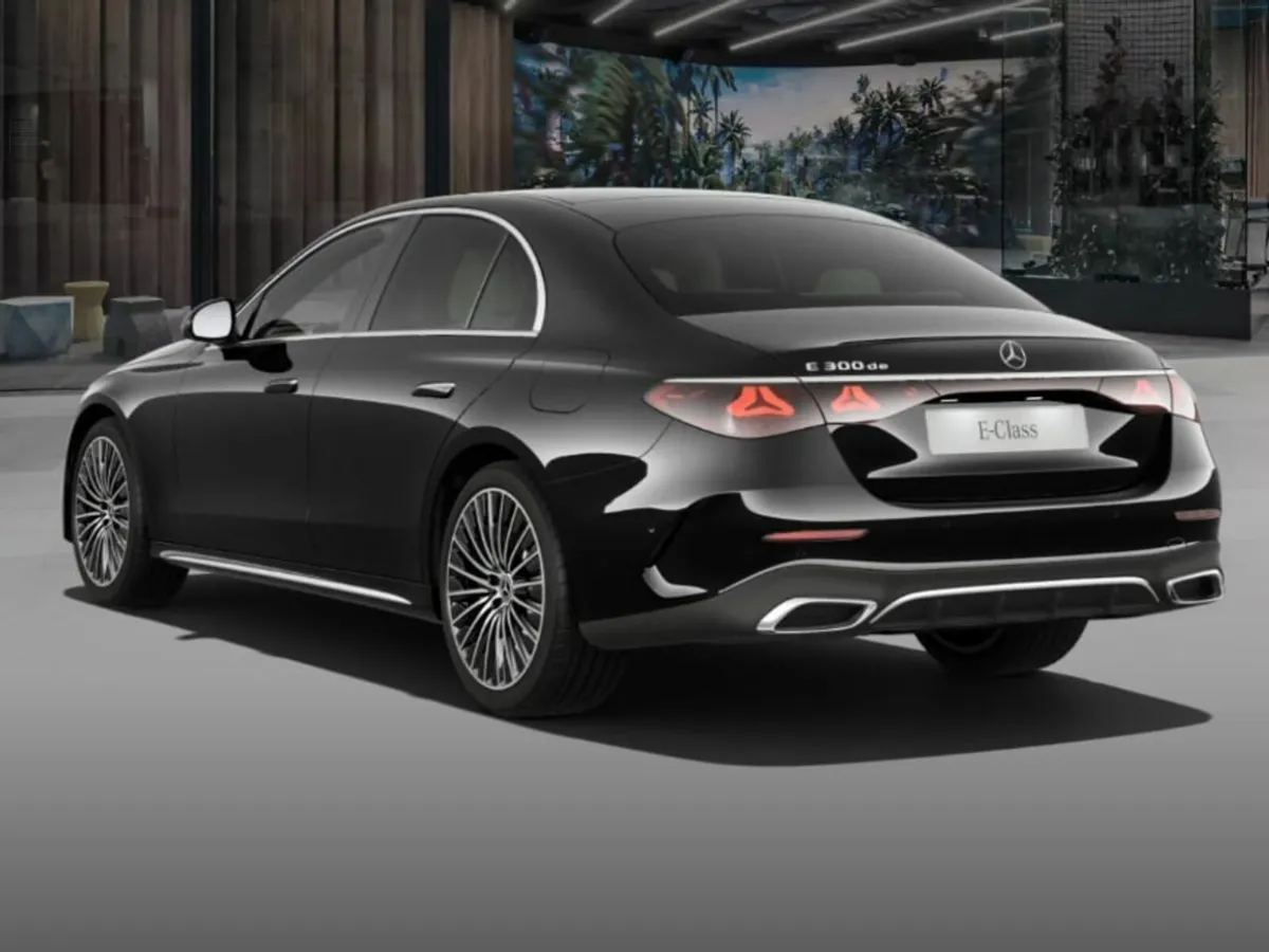 Mercedes-Benz E-Class E300de AMG Plus 328bhp PHEV - Image 3