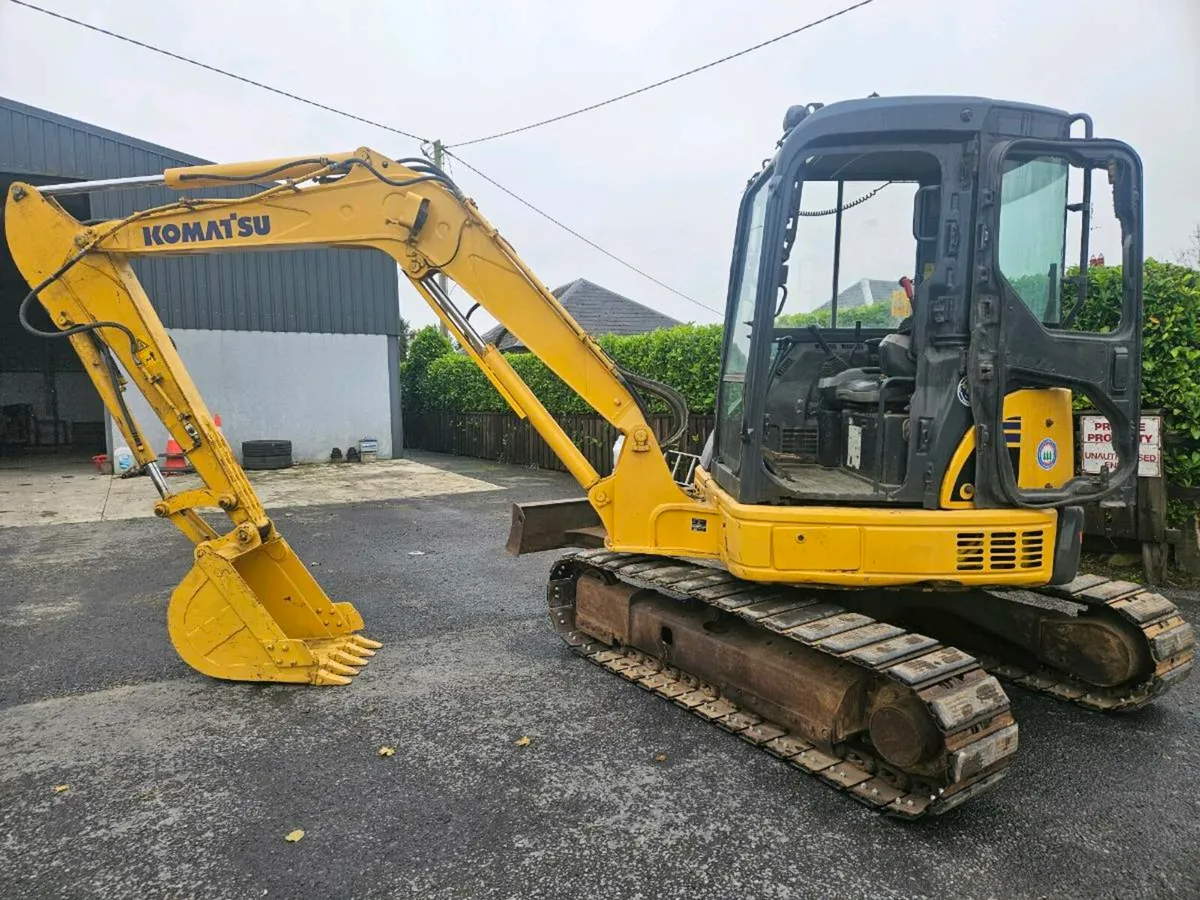 Komatsu 5.5 ton digger - Image 1