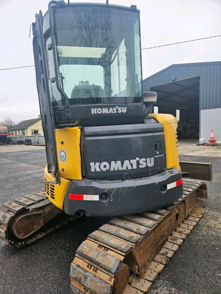 Komatsu 5.5 ton digger - Image 3