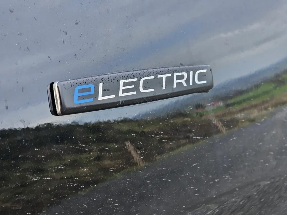 Mercedes-Benz Vito eVito 112L - Image 2