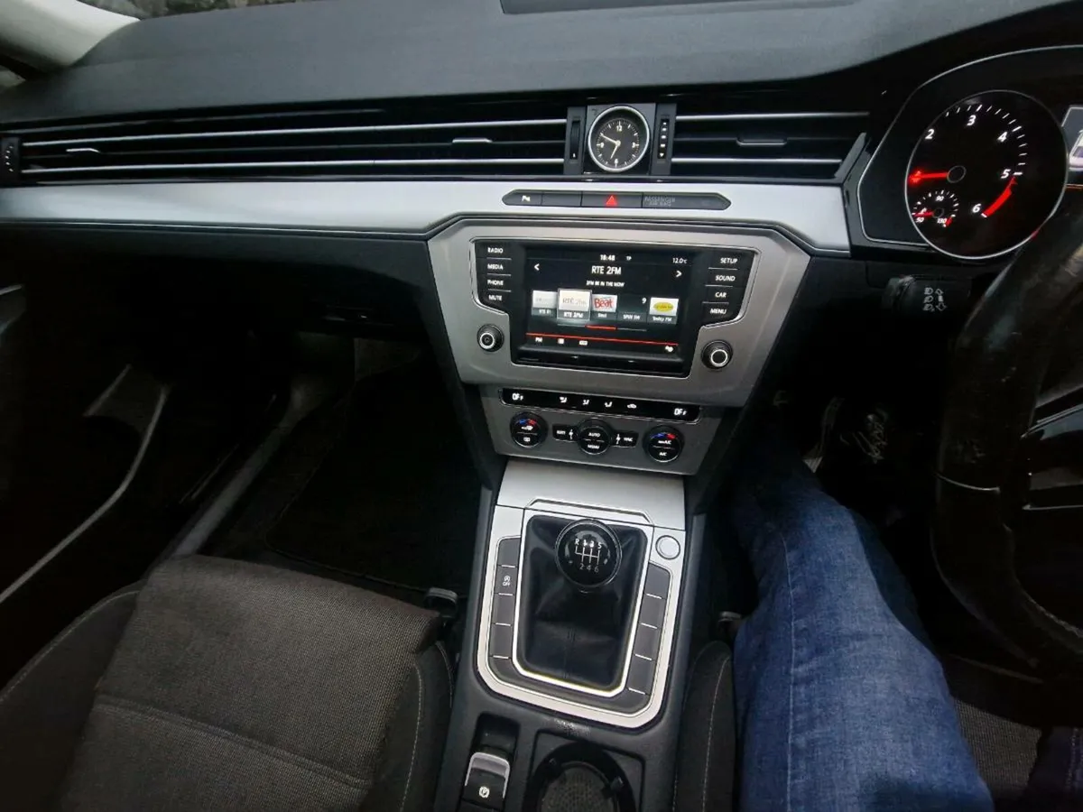152 VW Passat 1.6tdi Comfortline Mint** - Image 4