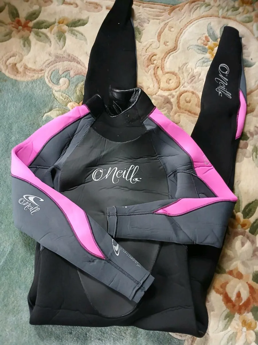 4.3 mm ladies wetsuit - Image 1