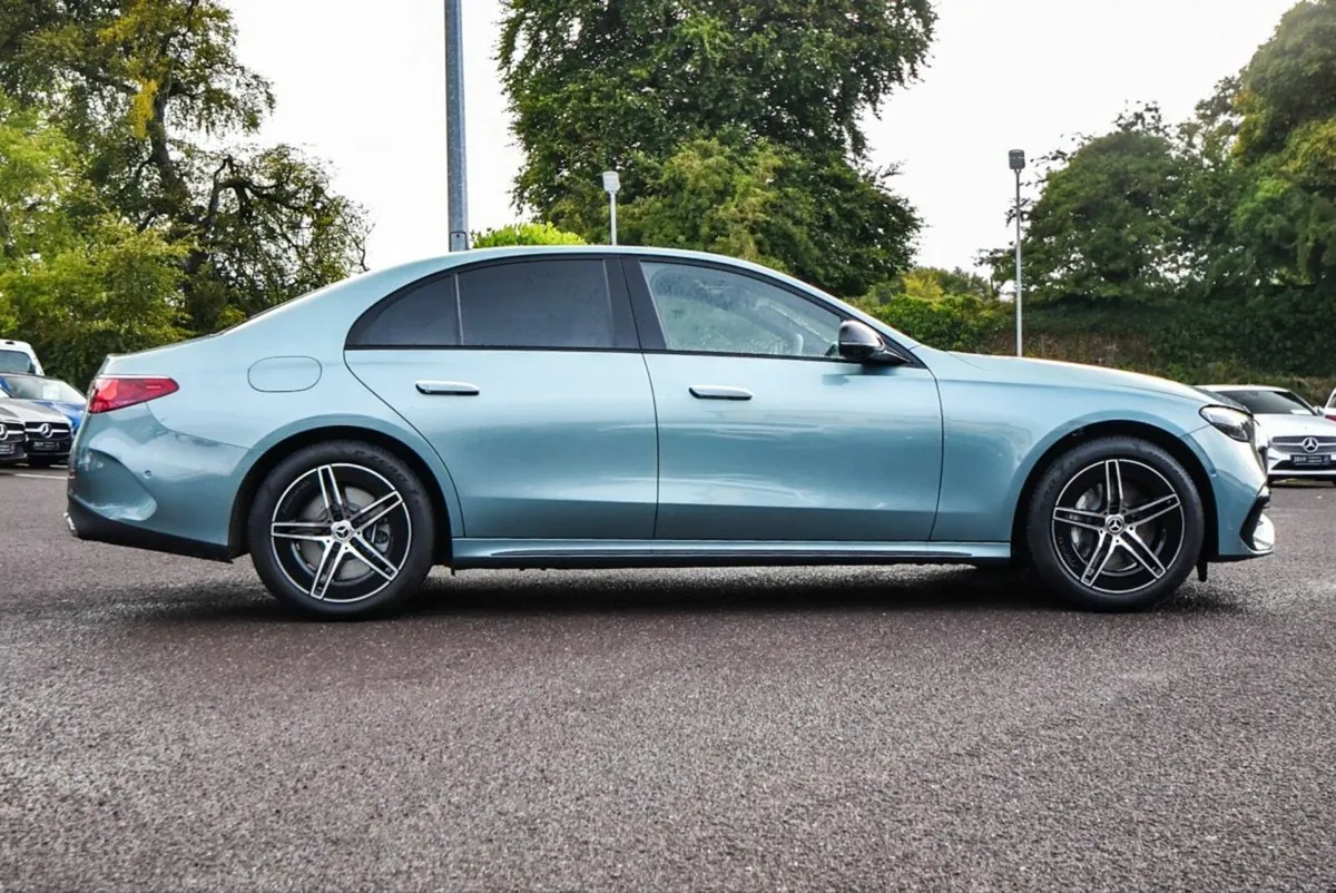 Mercedes-Benz E-Class E300de AMG Plus Night Pack 3 - Image 4