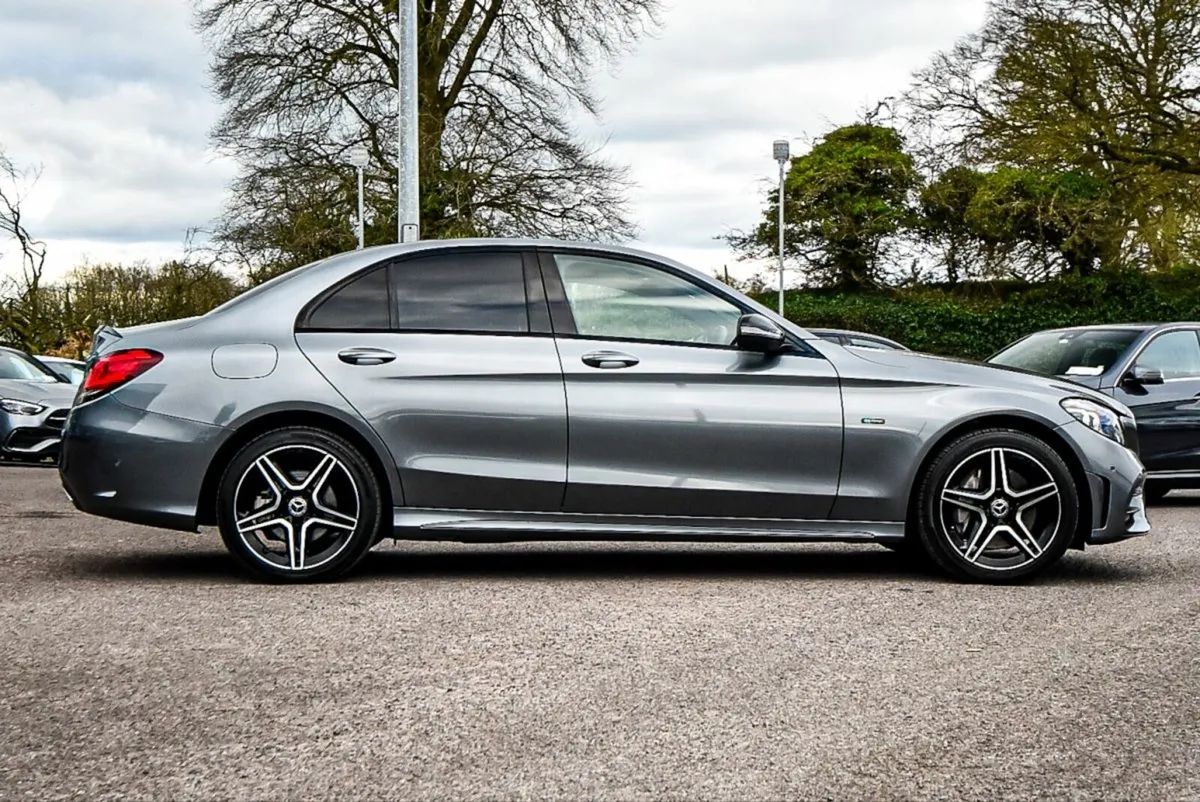 Mercedes-Benz C-Class C300de AMG Premium Night Pac - Image 4