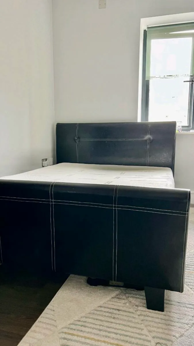 Double Bed - Image 4